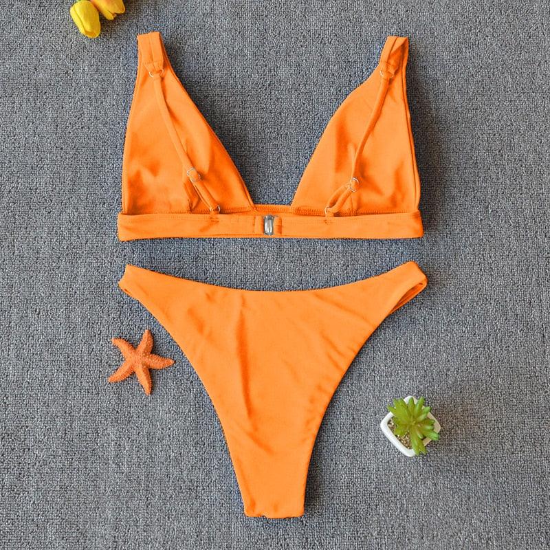 "Nautilus – Twist Front V-Neck Tummy Control Bikini Set"